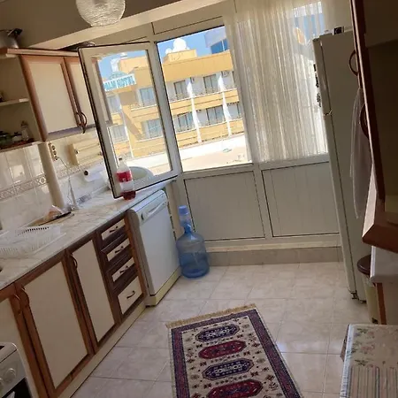 Centre Cosy 3 Bedroom Apt * Κουσάντασι