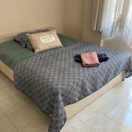 Centre Cosy 3 Bedroom Apt Kuşadası